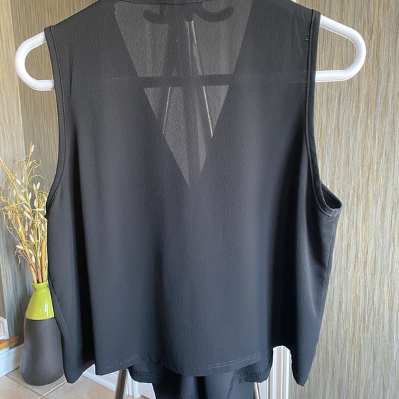 blouse - Picture 3 of 3